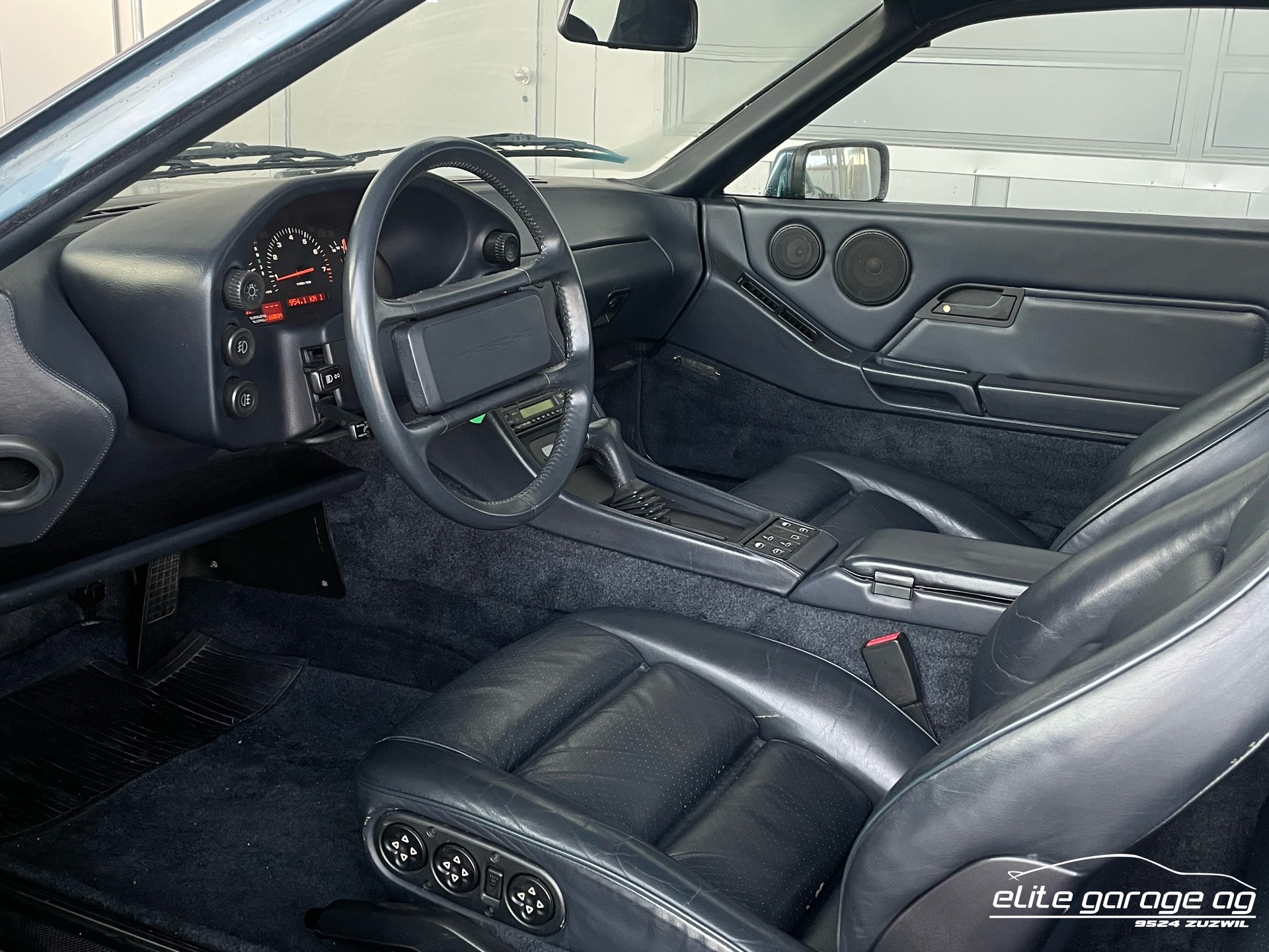 PORSCHE 928 S4-image-9