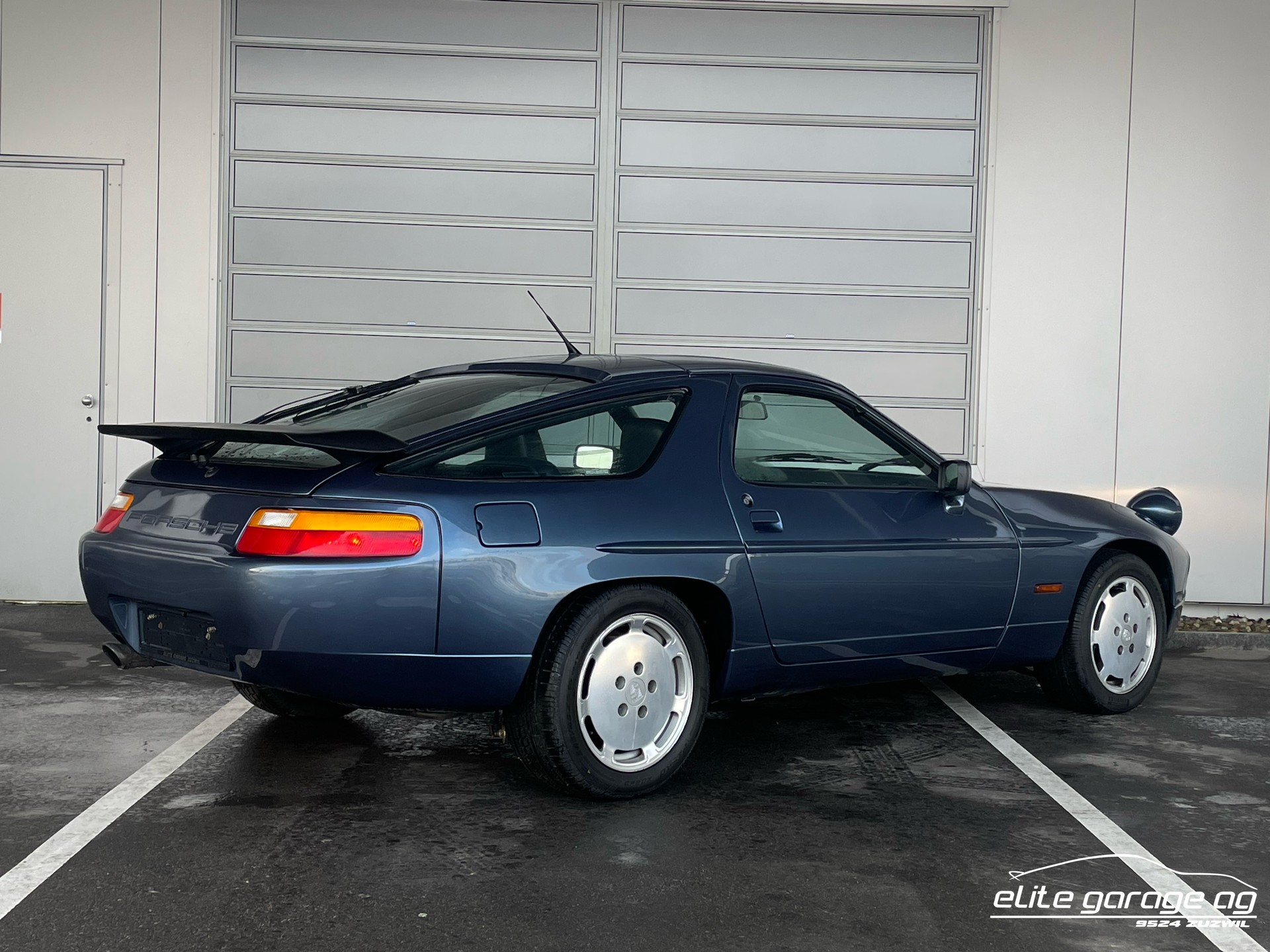 PORSCHE 928 S4-image-4