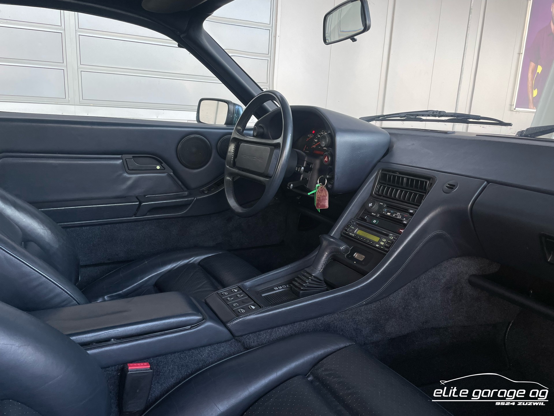 PORSCHE 928 S4-image-11
