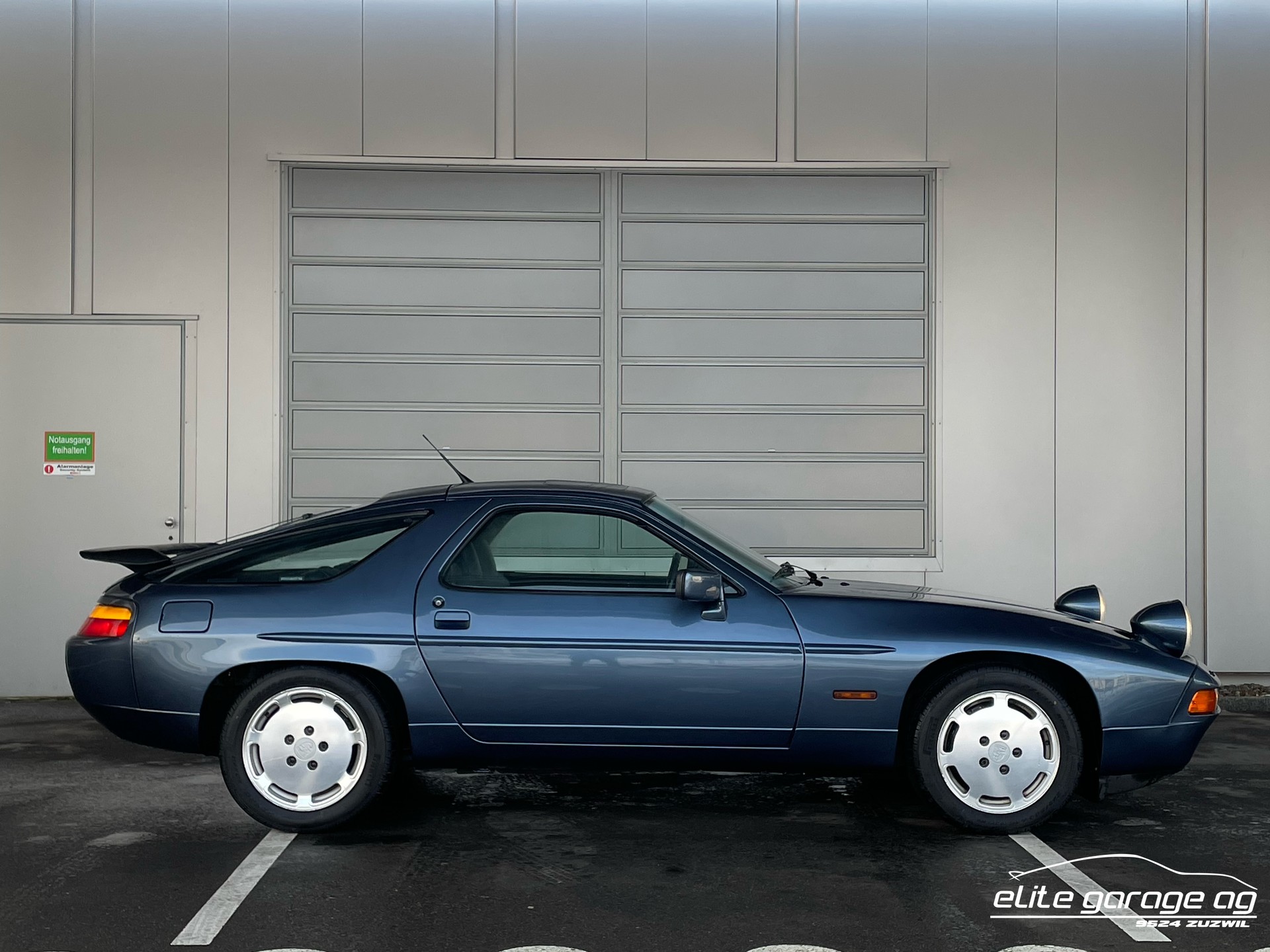 PORSCHE 928 S4-image-5