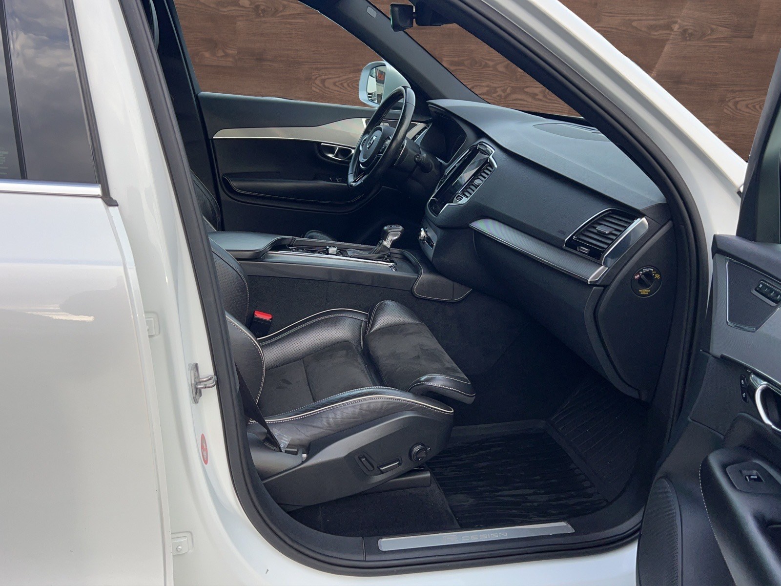 VOLVO XC90 D5 AWD R-Design Geartronic-image-12