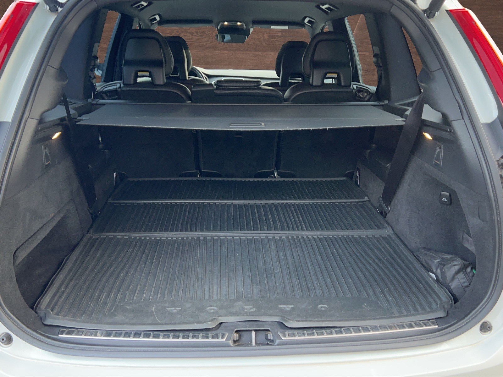 VOLVO XC90 D5 AWD R-Design Geartronic-image-14