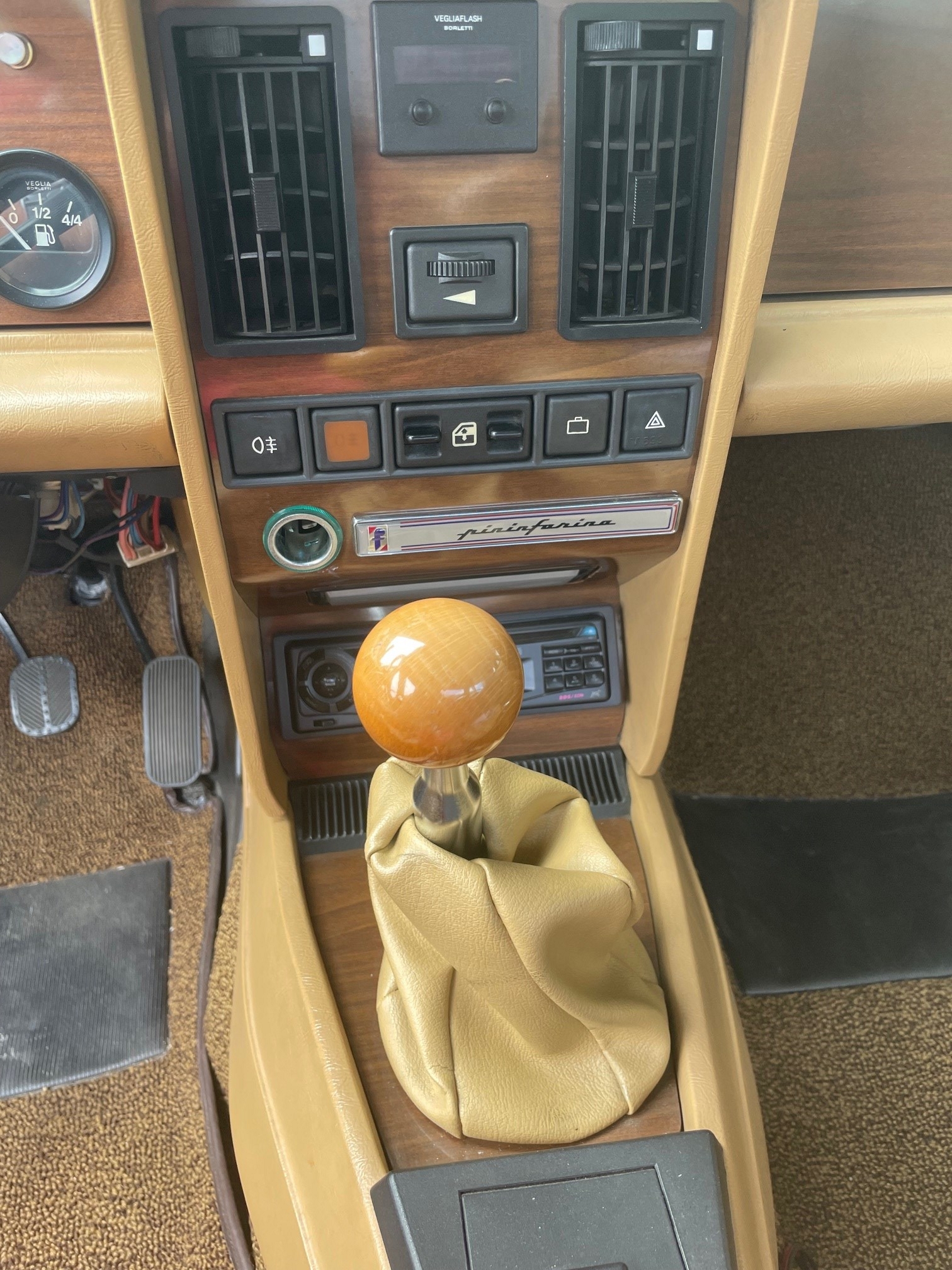 FIAT 124 Spider Pininfarina DS 124-image-11