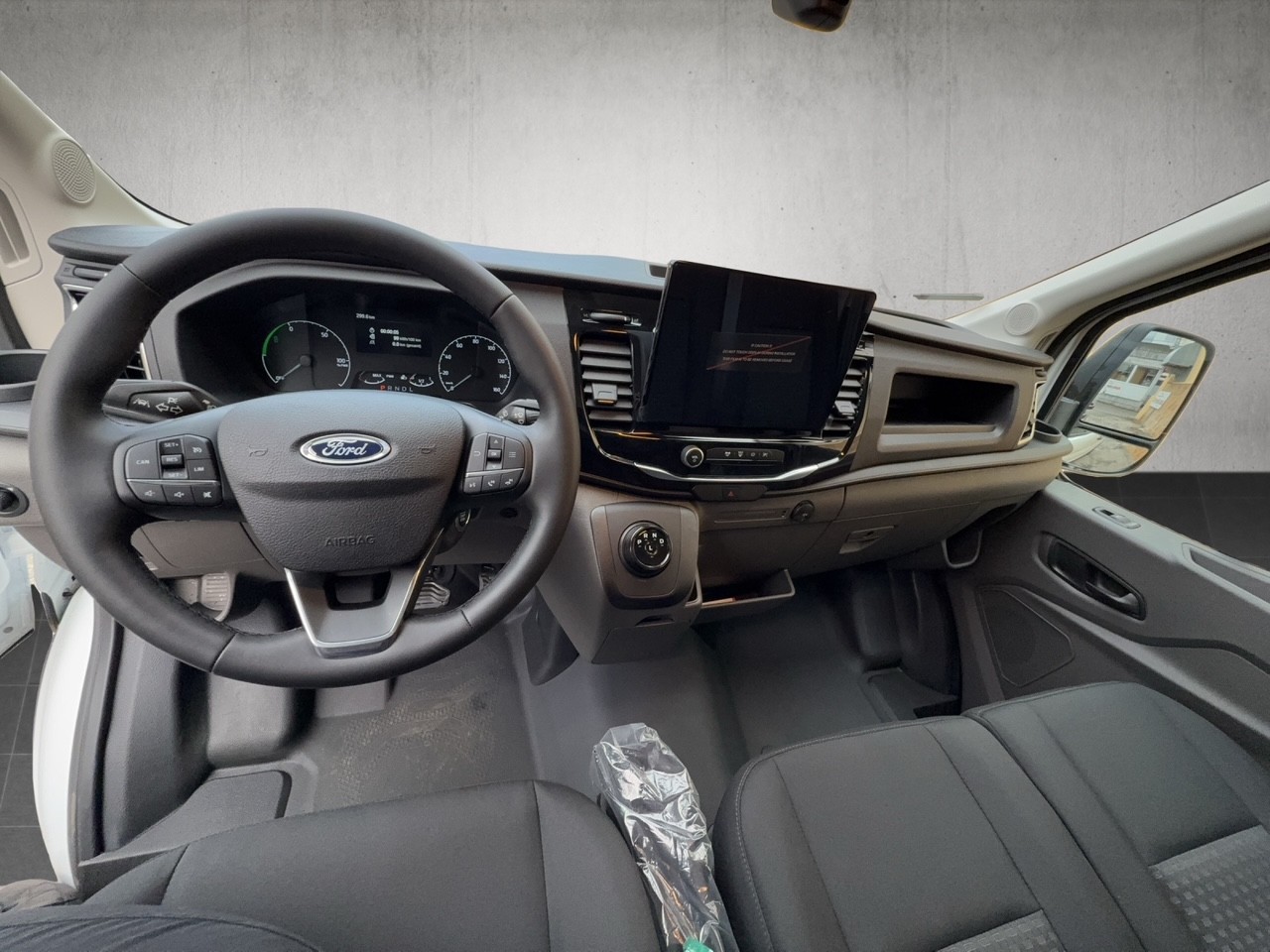FORD E-Transit Van 350 L2 Trend RWD-image-4
