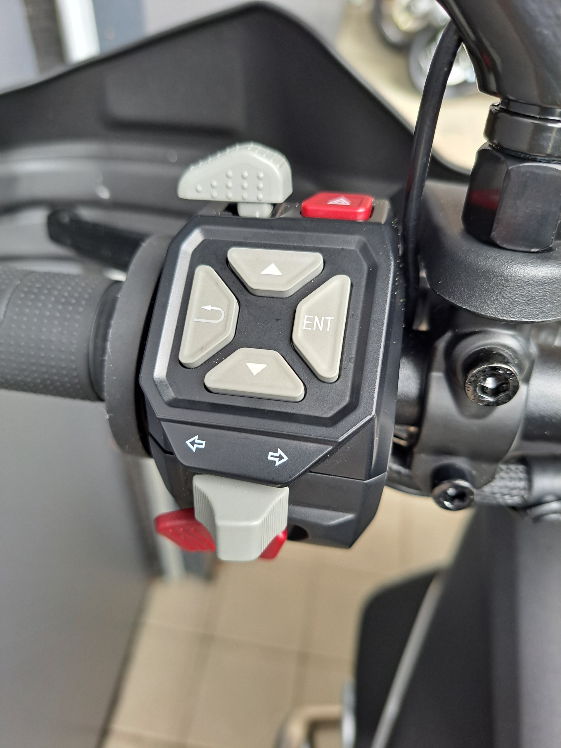 VOGE VOGE DS 900 X Adventure-image-4