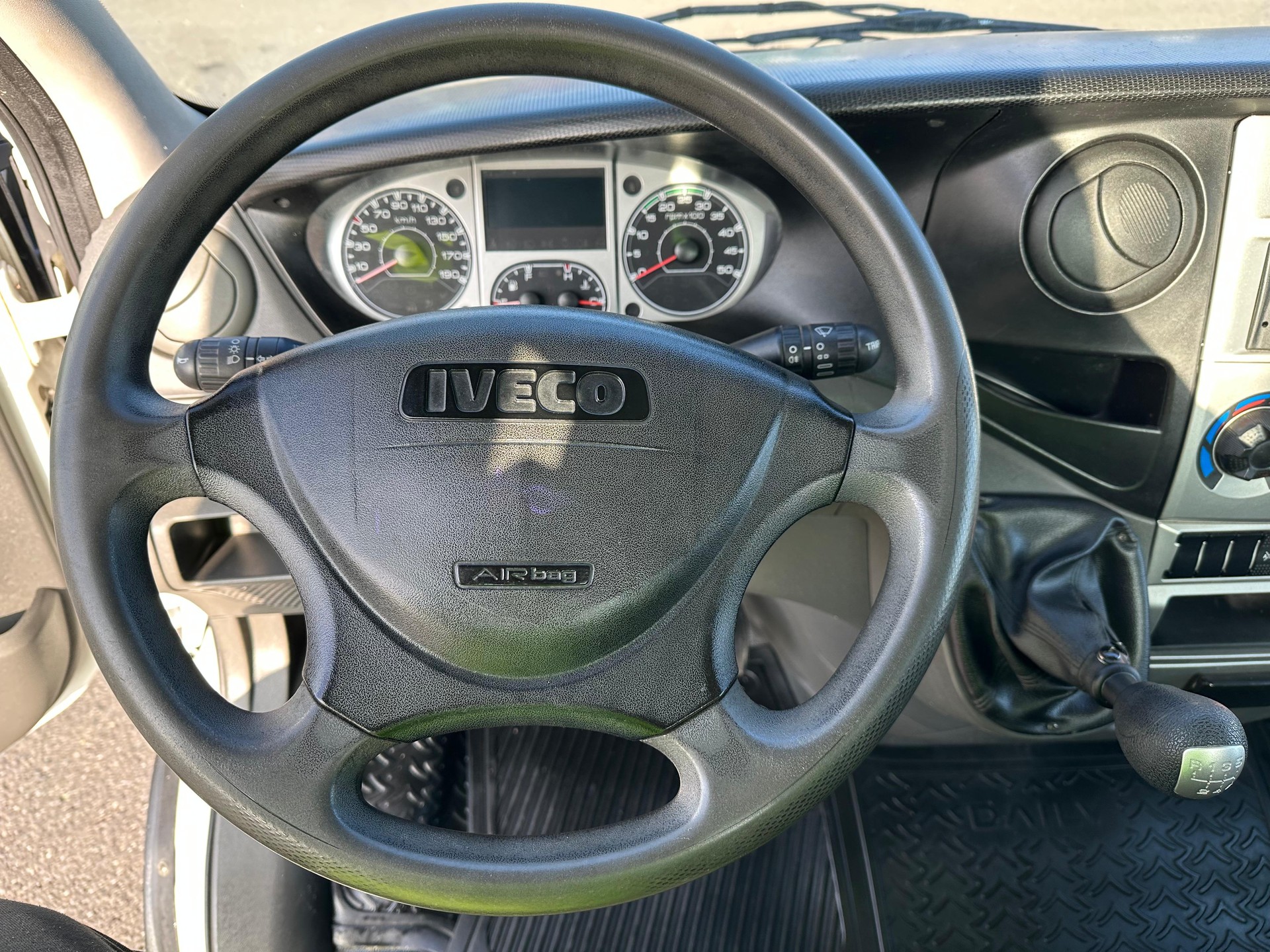 IVECO DAILY-image-24