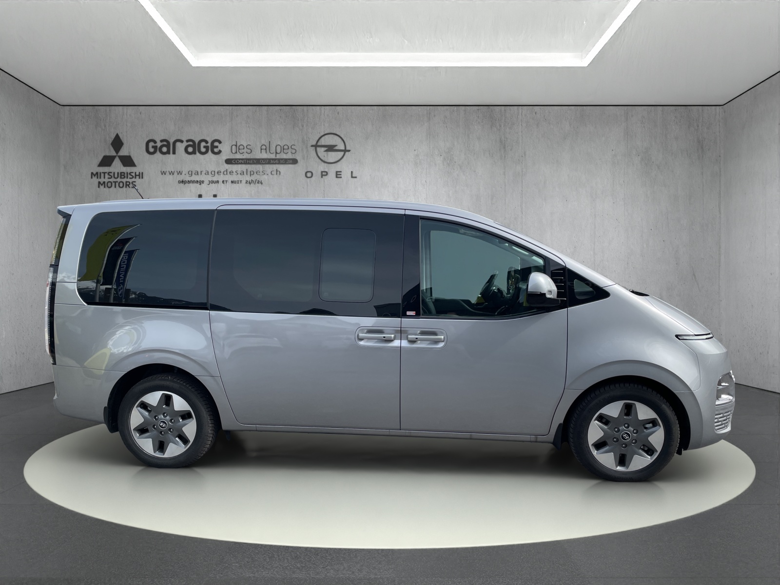 HYUNDAI Staria Wagon 1.6 GDi HEV Vertex-image-5