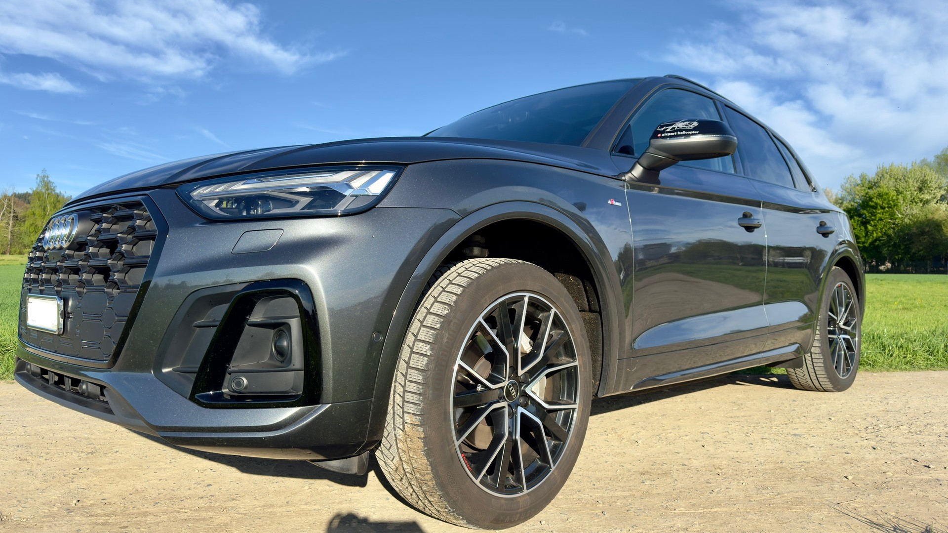 AUDI Q5 40 TDI Black Edition quattro S-tronic-image-2