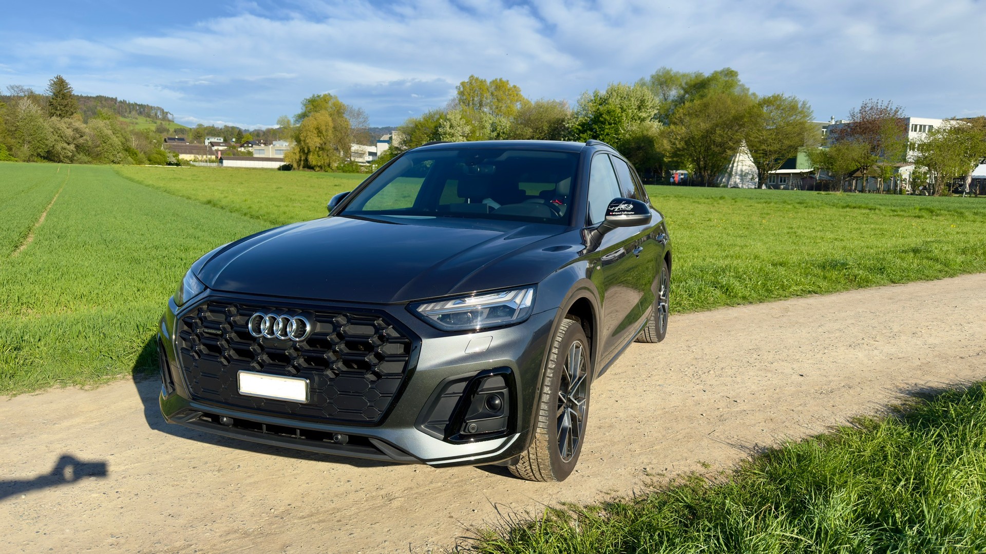 AUDI Q5 40 TDI Black Edition quattro S-tronic-image-0