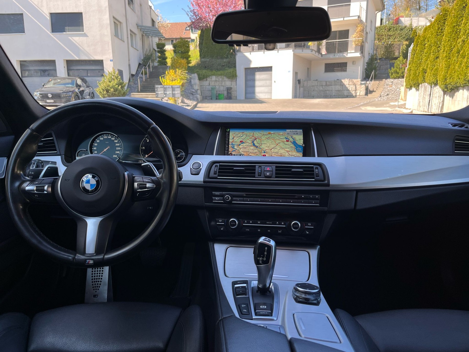 BMW 520d Touring xDrive Steptronic 12Mt Gara-image-14