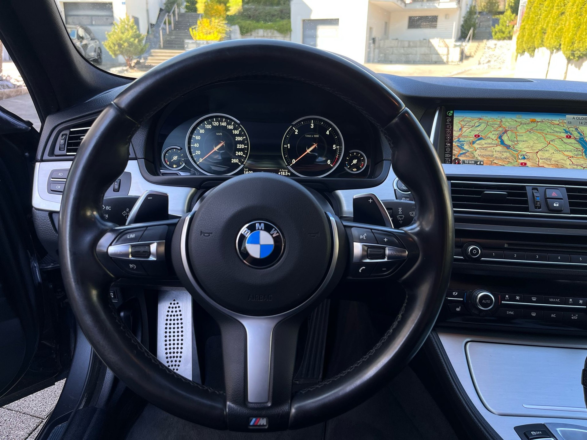 BMW 520d Touring xDrive Steptronic 12Mt Gara-image-15