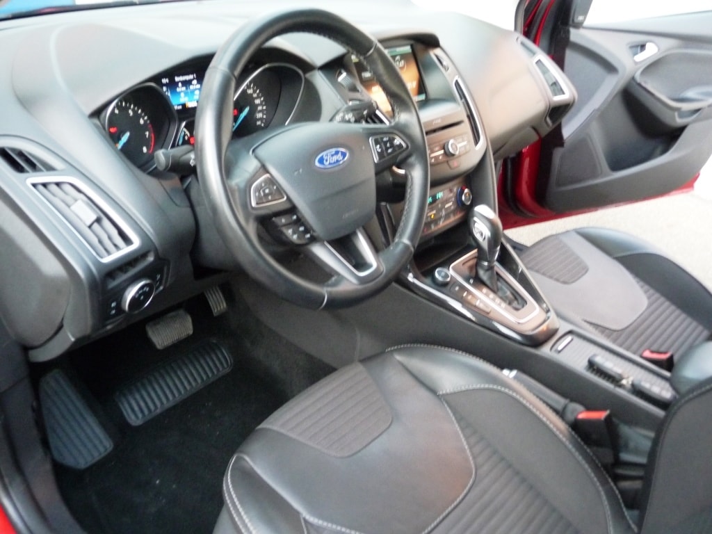 FORD Focus 1.5 SCTi Titanium X Automatic-image-4