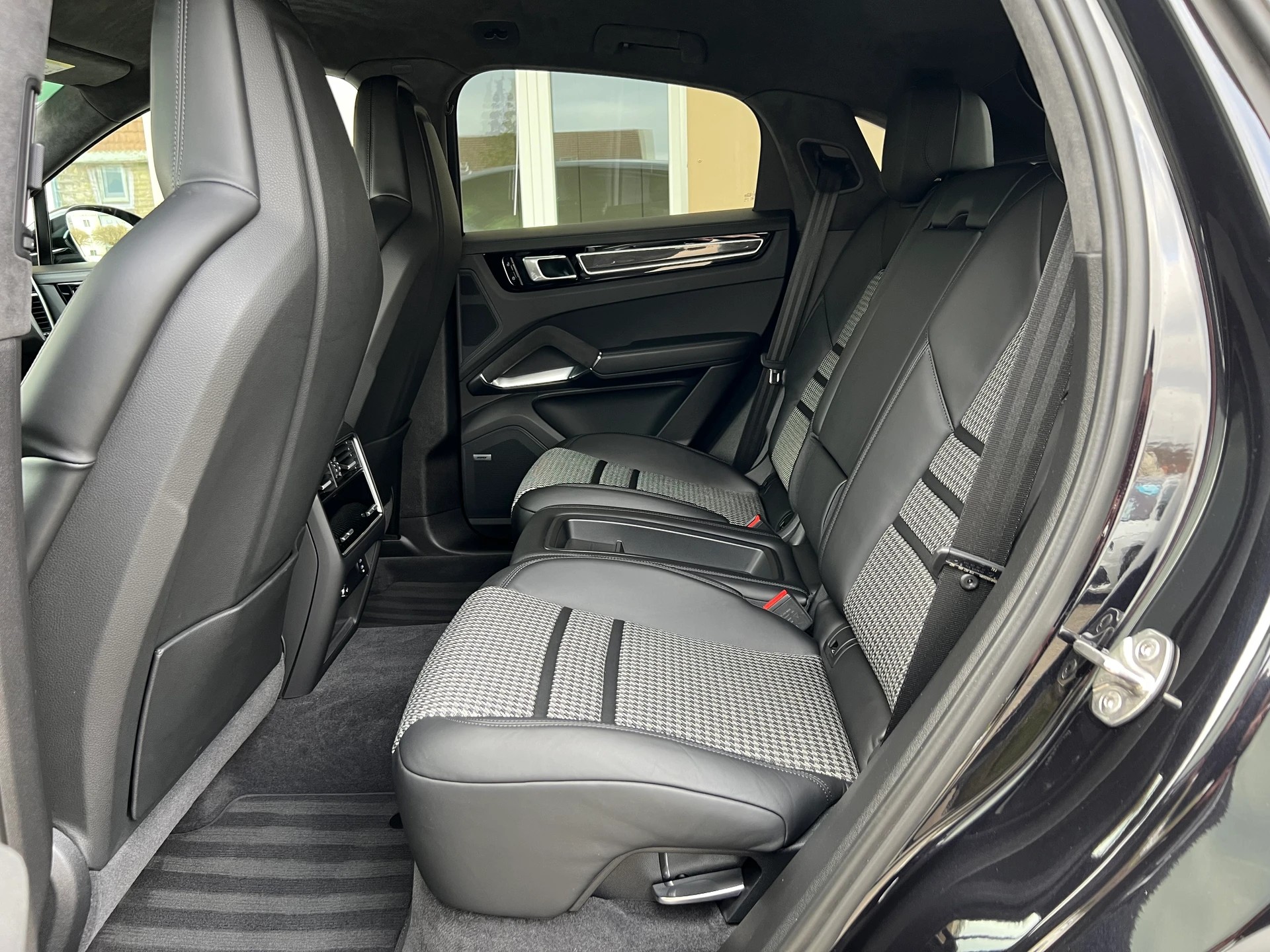 PORSCHE Cayenne Turbo Coupé S I 853PS SPORTEC STUFE 3-image-24