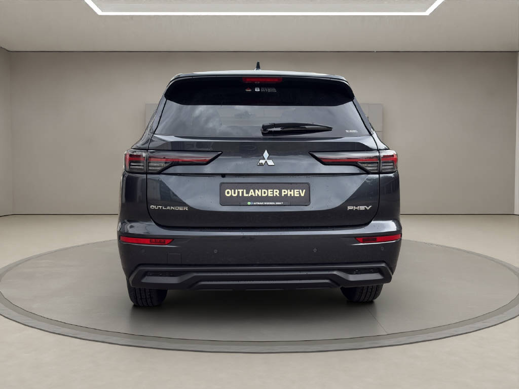 MITSUBISHI Outlander 2.4 PHEV Invite 4x4-image-3