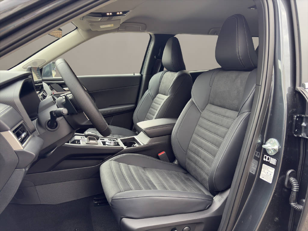 MITSUBISHI Outlander 2.4 PHEV Invite 4x4-image-8