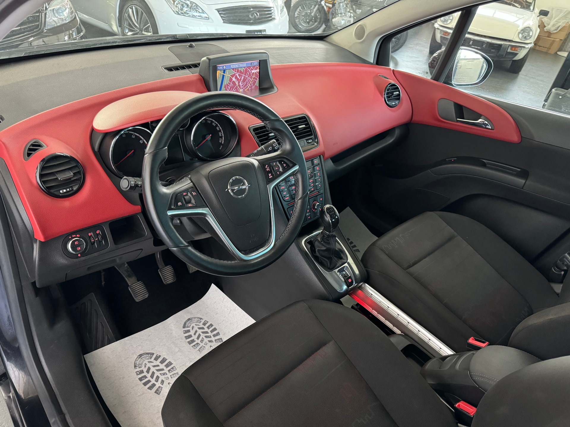 OPEL Meriva 1.4 Turbo Enjoy-image-12