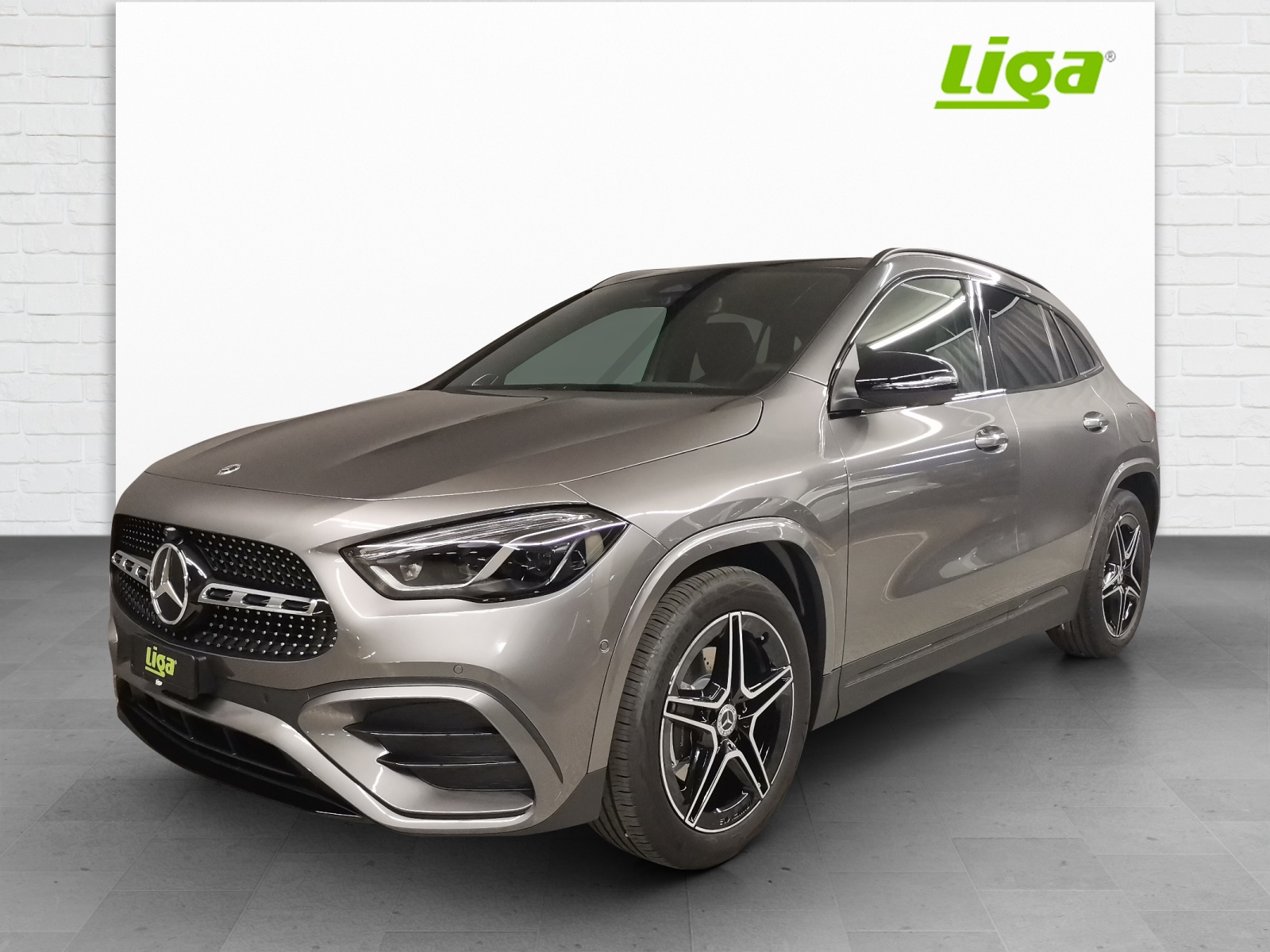 MERCEDES-BENZ GLA 220 d AMG Line 4Matic Swiss Star-image-1