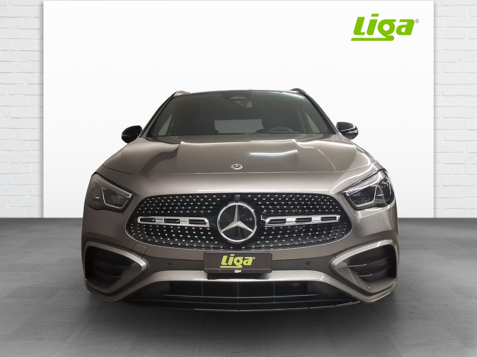 MERCEDES-BENZ GLA 220 d AMG Line 4Matic Swiss Star-image-2