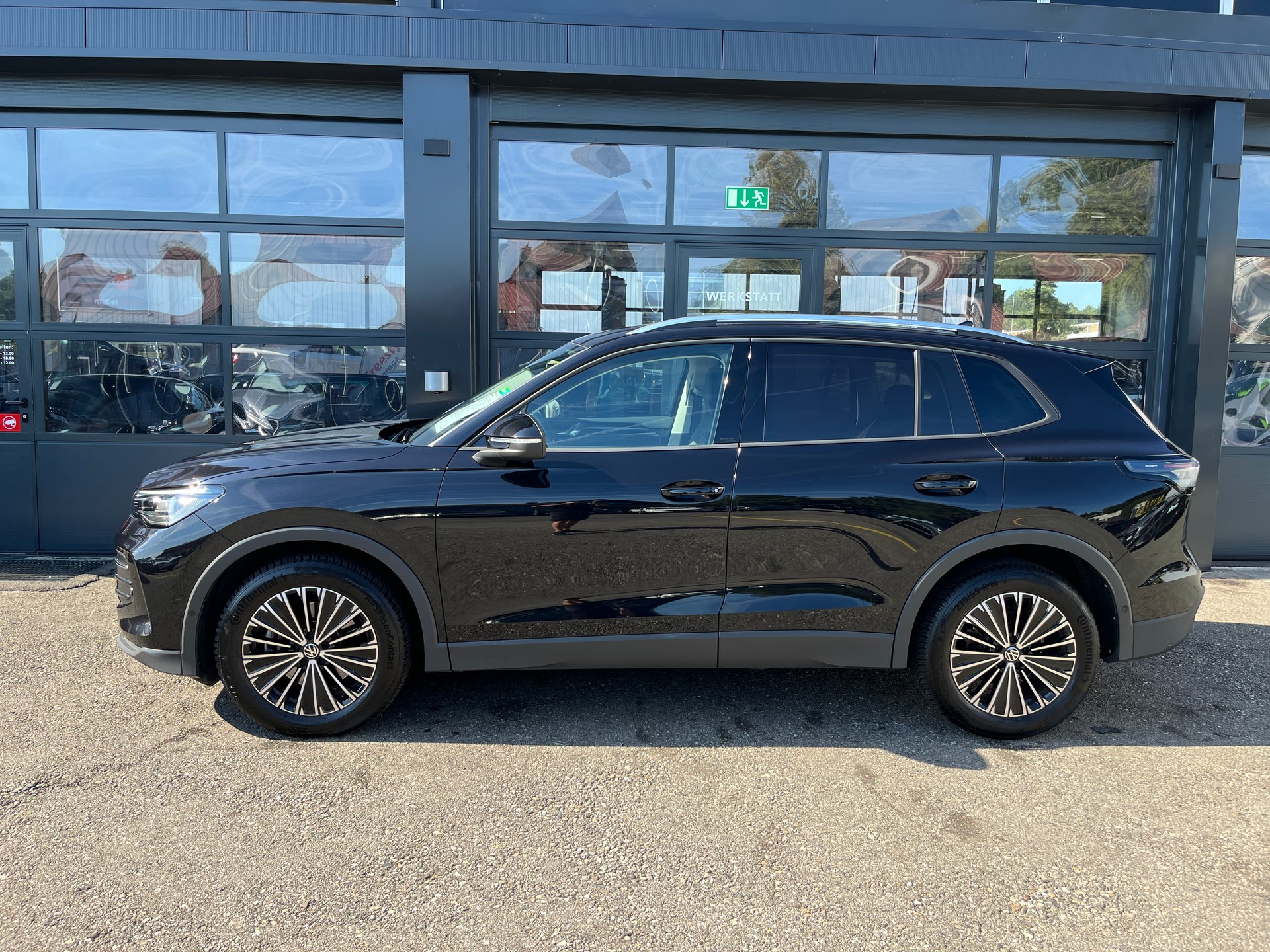 VW Tiguan 2.0 TDI SCR Life DSG-image-2