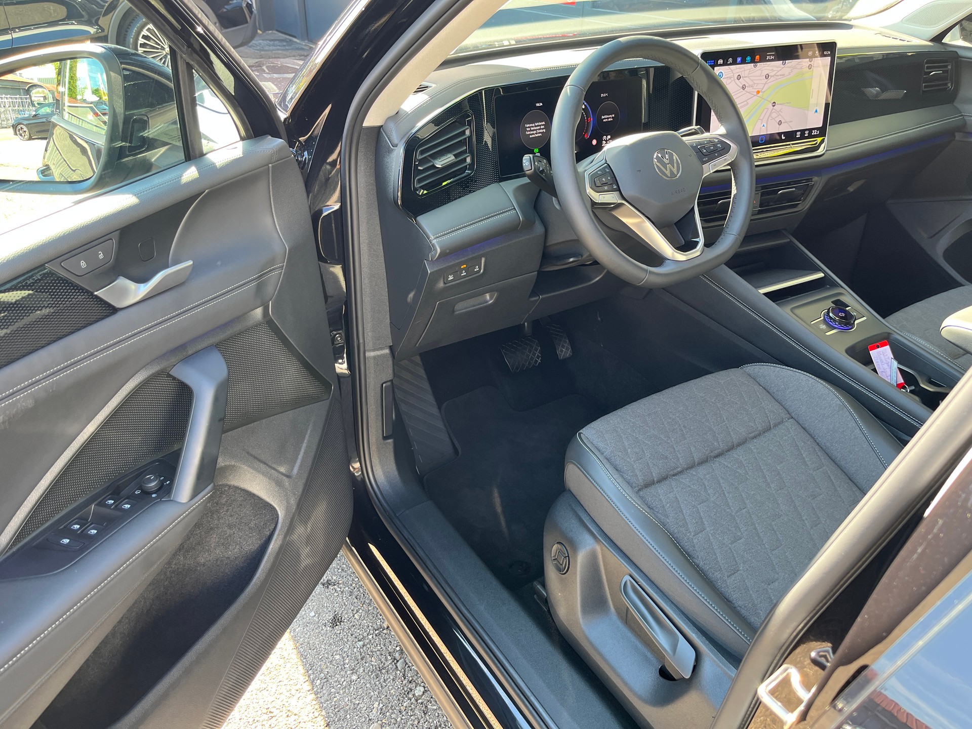 VW Tiguan 2.0 TDI SCR Life DSG-image-8