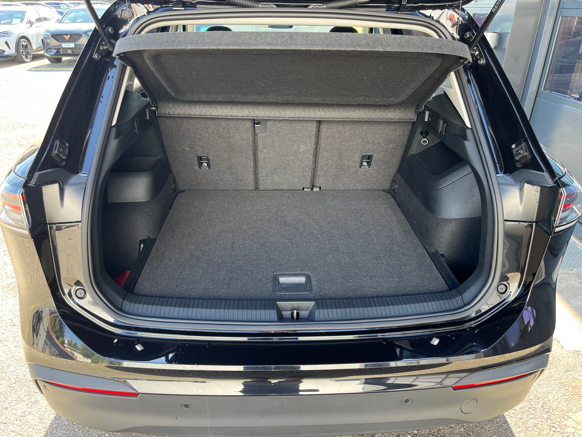 VW Tiguan 2.0 TDI SCR Life DSG-image-5