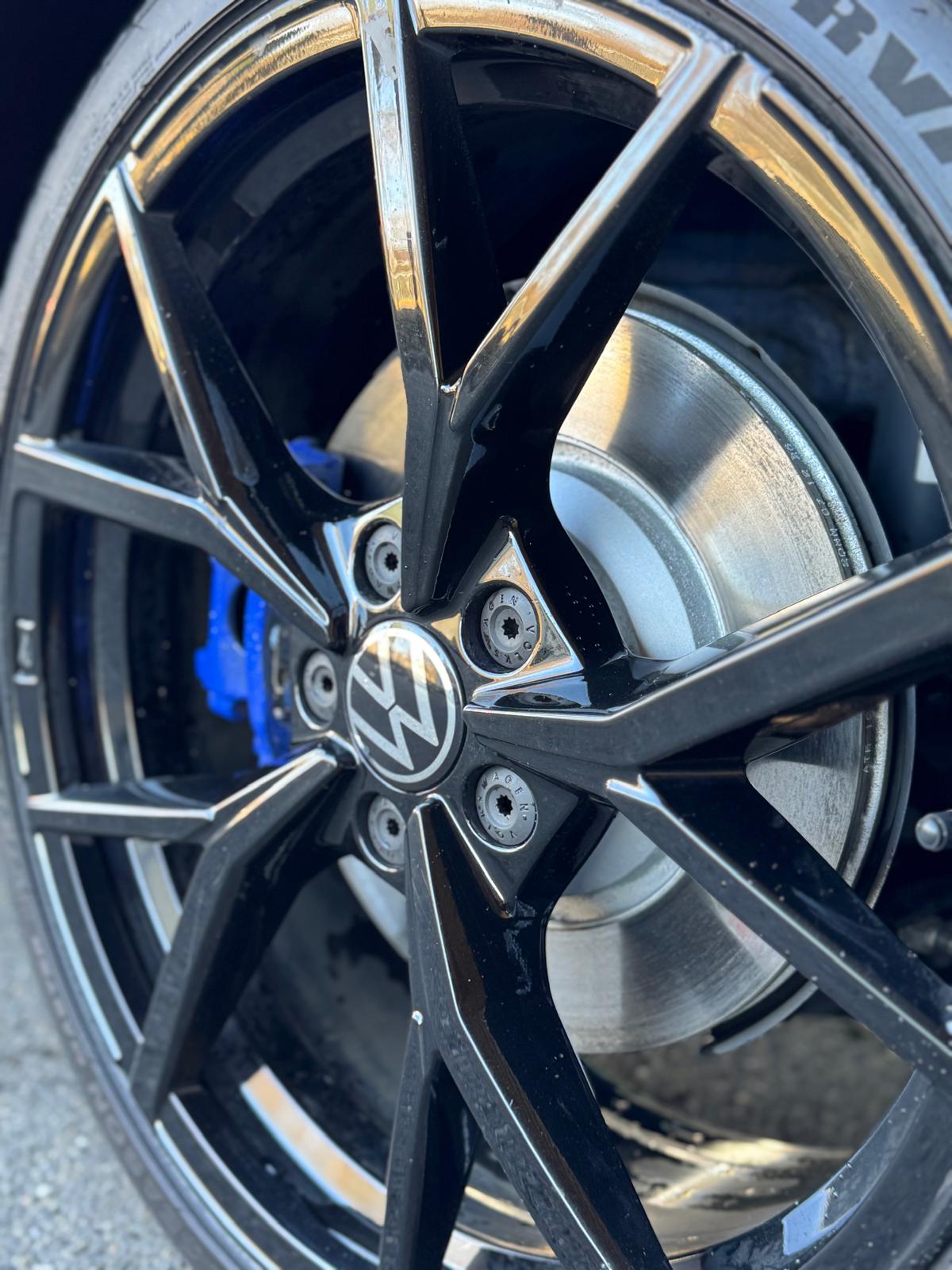 VW Golf 2.0 TSI R DSG 4Motion R 20 Years-image-14