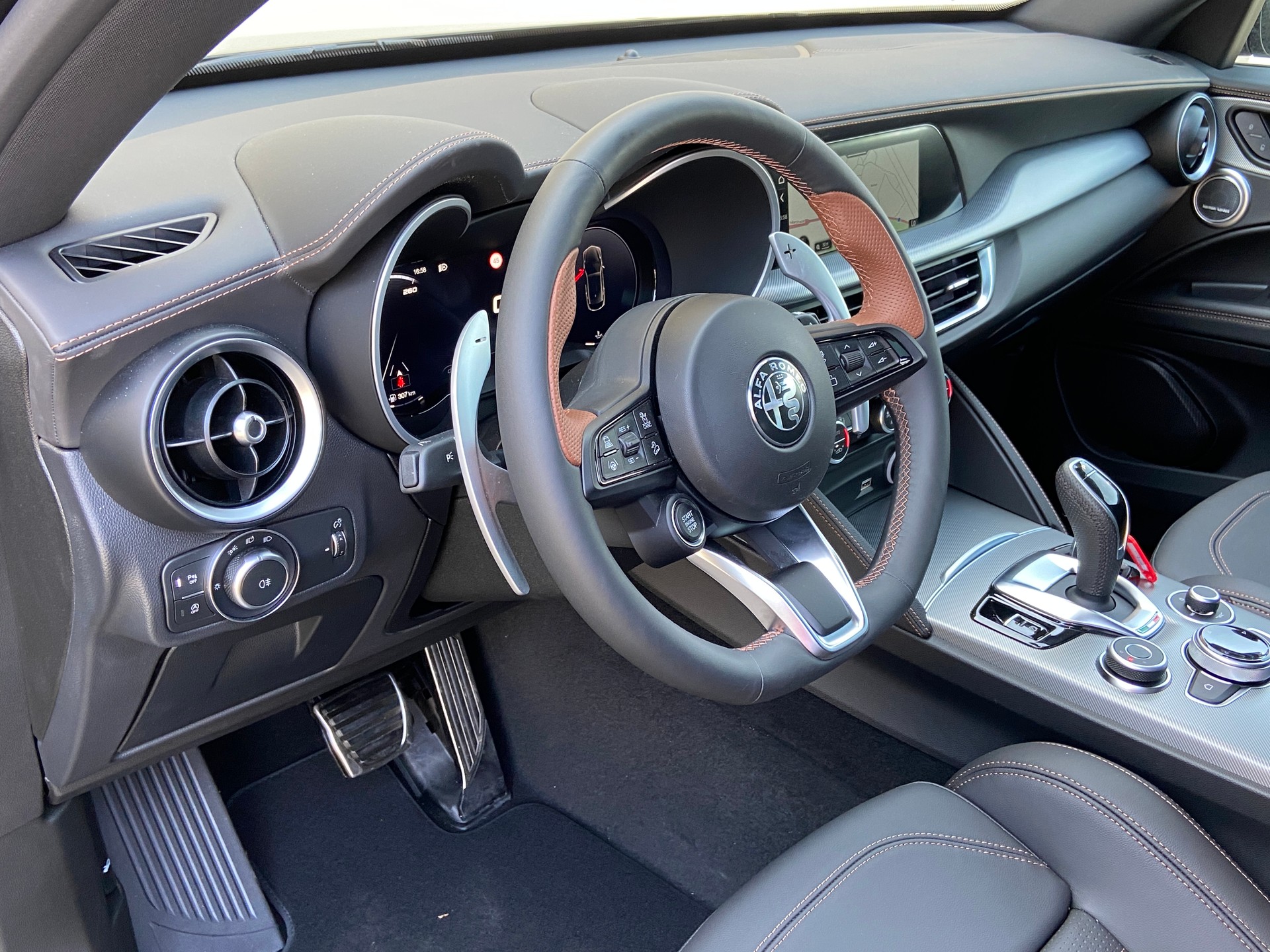 ALFA ROMEO Stelvio 2.0 Intensa Sky Q4 AT8-image-7