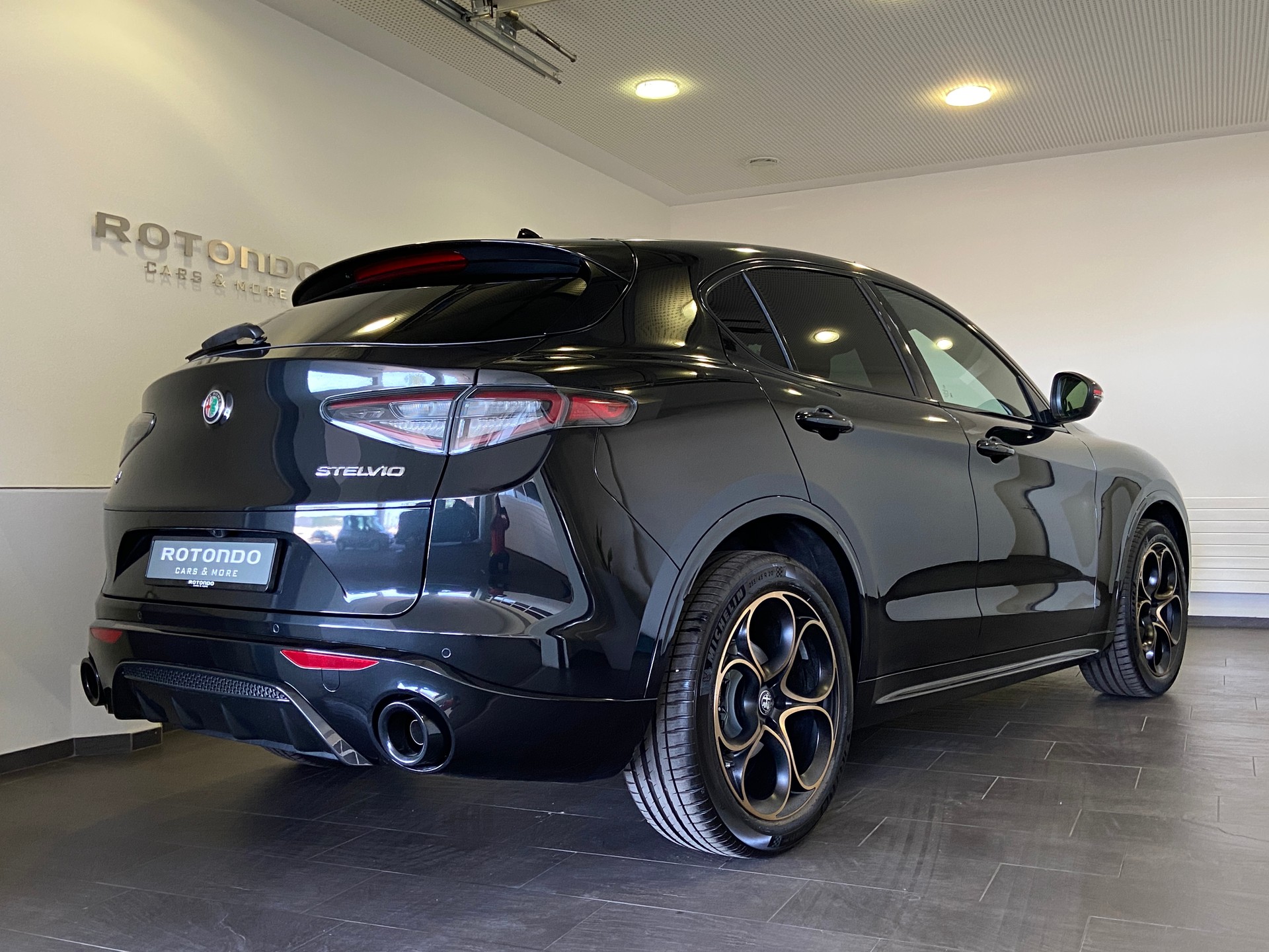 ALFA ROMEO Stelvio 2.0 Intensa Sky Q4 AT8-image-1