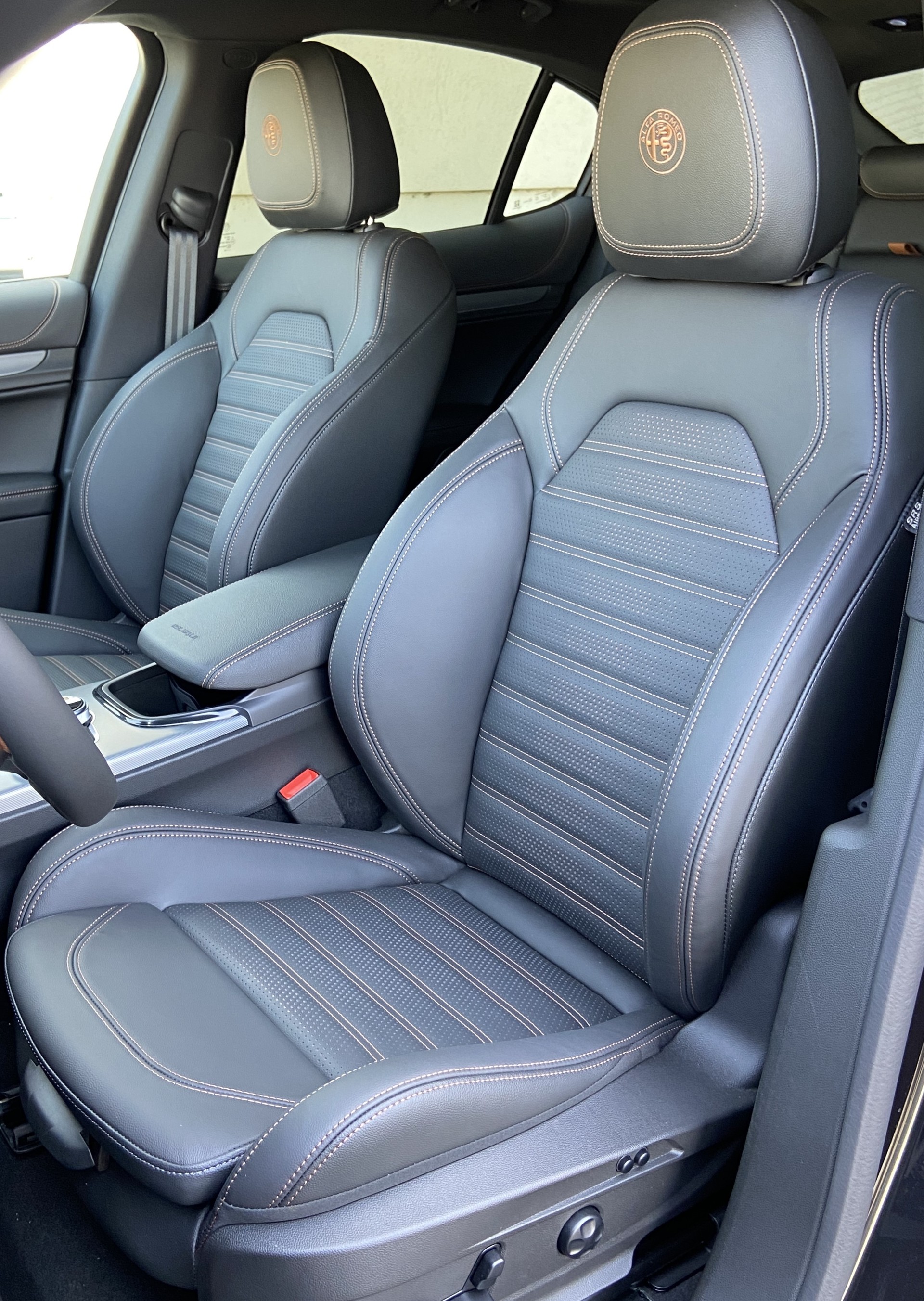 ALFA ROMEO Stelvio 2.0 Intensa Sky Q4 AT8-image-8