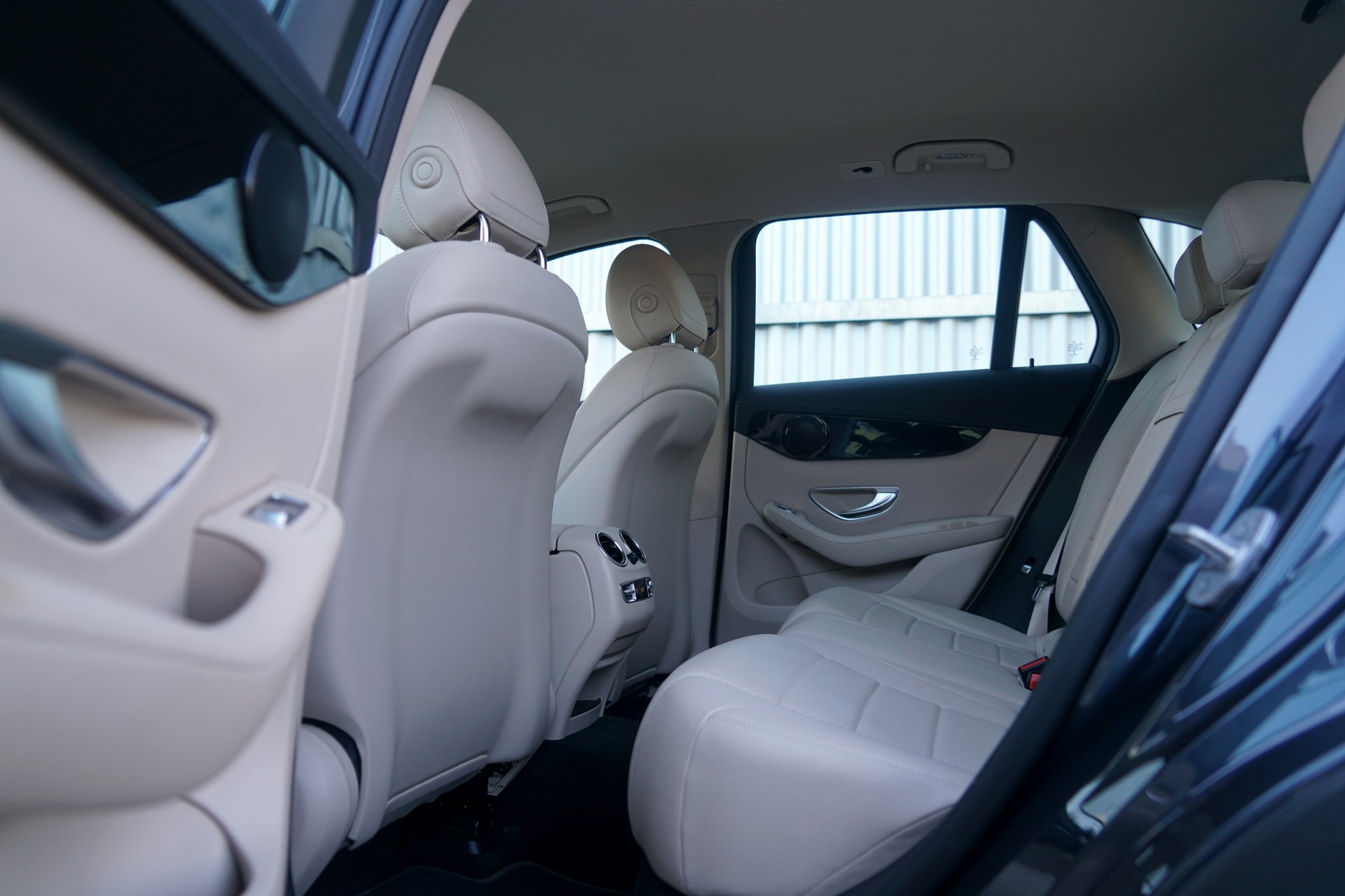 MERCEDES-BENZ GLC 250 d AMG Line 4Matic 9G-Tronic (CH)-image-10