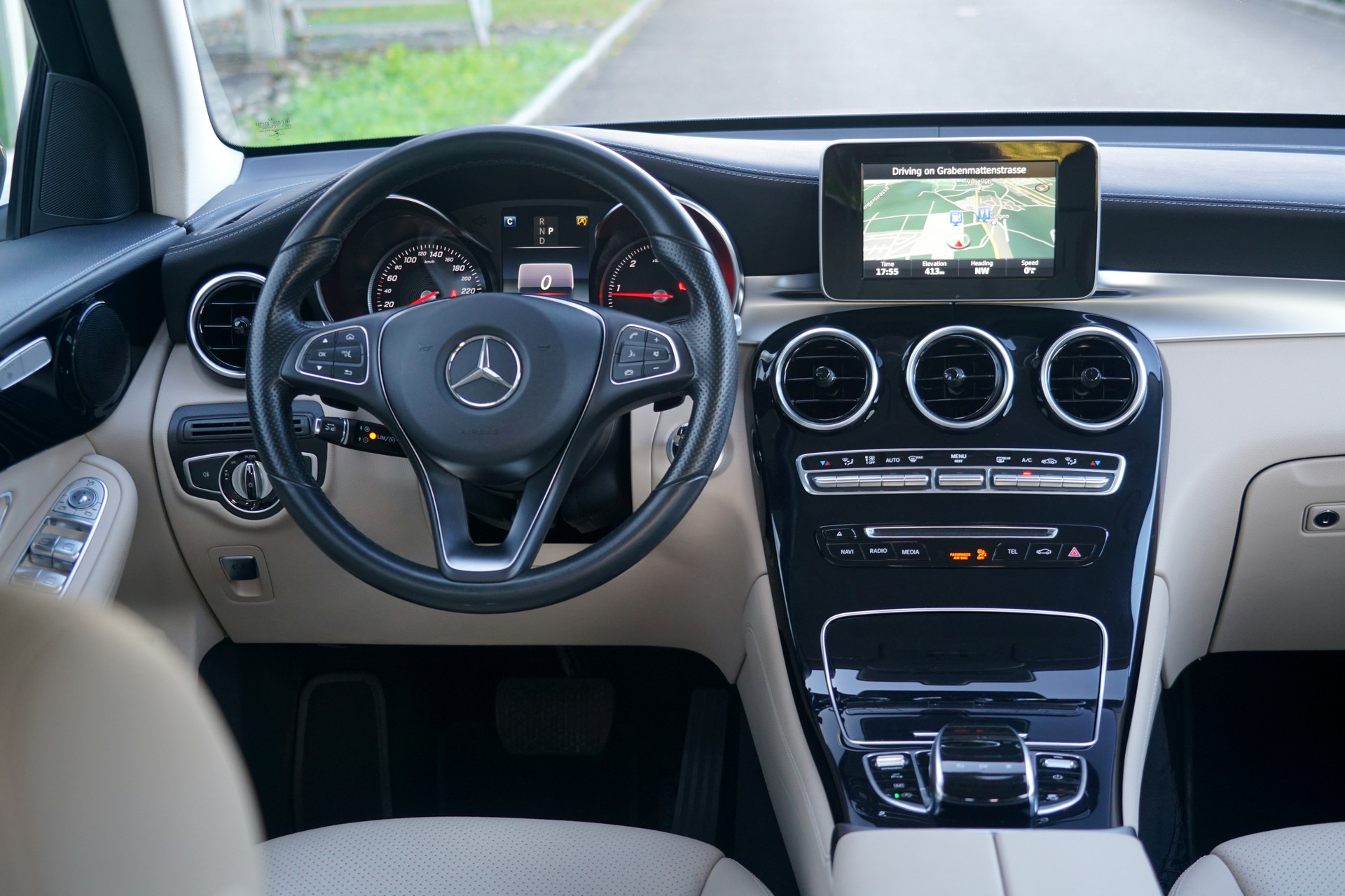 MERCEDES-BENZ GLC 250 d AMG Line 4Matic 9G-Tronic (CH)-image-13