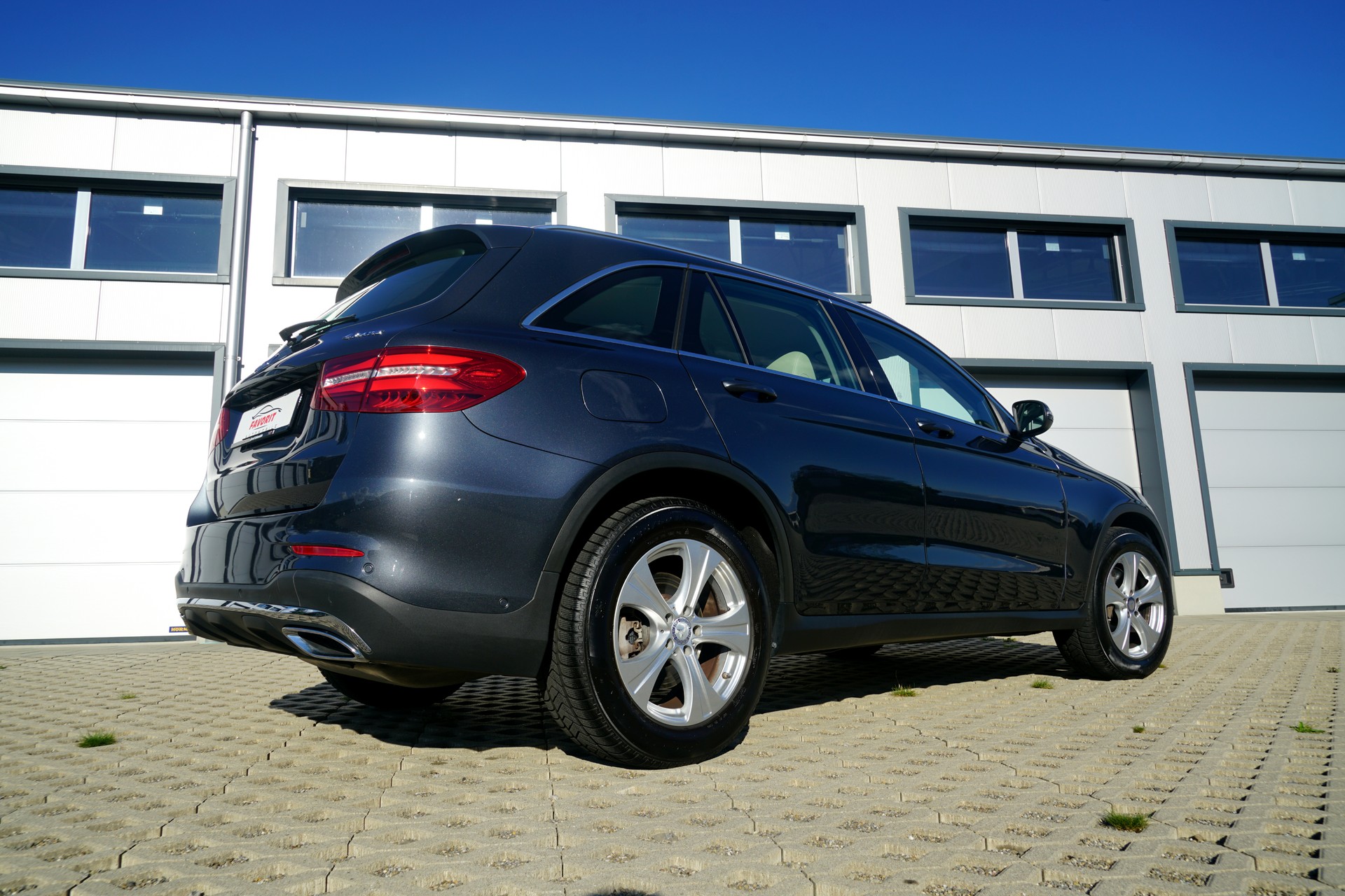 MERCEDES-BENZ GLC 250 d AMG Line 4Matic 9G-Tronic (CH)-image-2