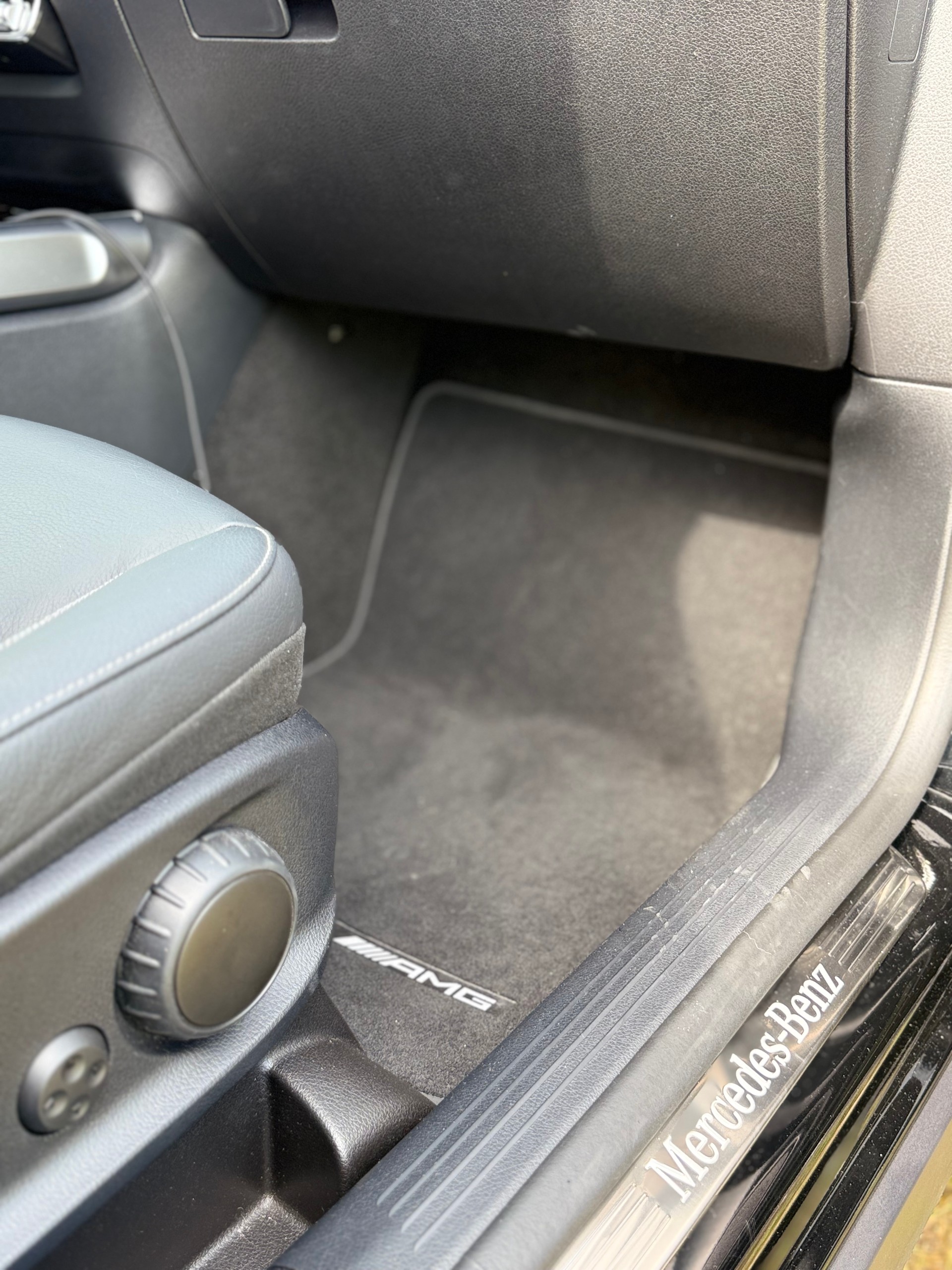 MERCEDES-BENZ GLB 220 d 4Matic AMG Line 8G-Tronic-image-5