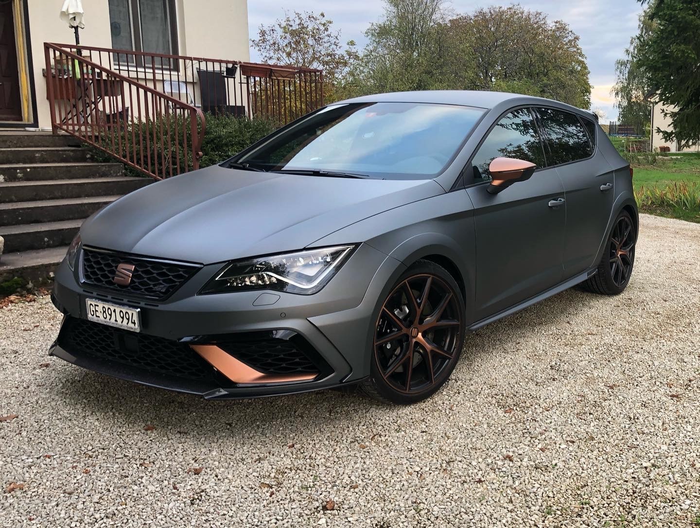 SEAT Leon 2.0 TSI Cupra 300 DSG-image-1