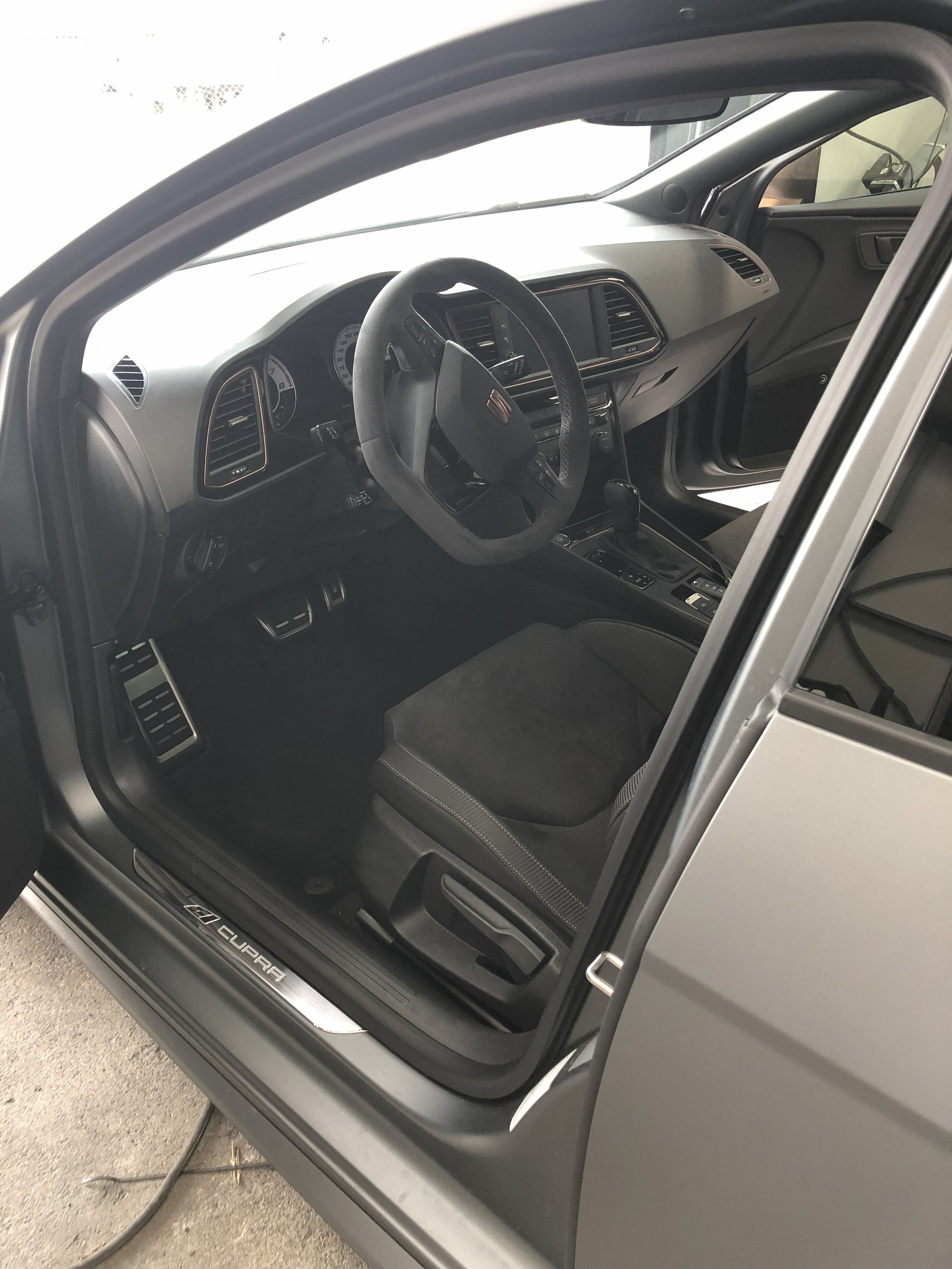 SEAT Leon 2.0 TSI Cupra 300 DSG-image-5