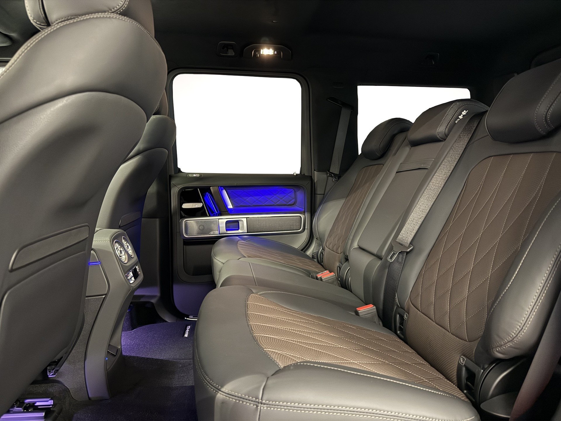 MERCEDES-BENZ G 450d AMG Line 9G-Tronic-image-15
