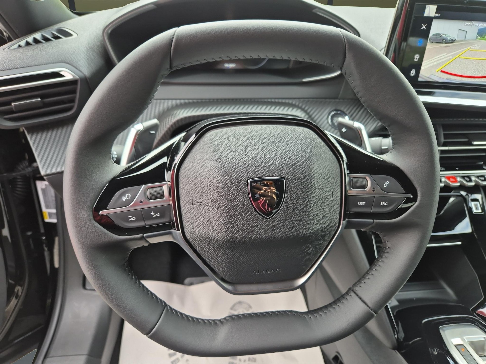 PEUGEOT 2008 1.2 Hybrid Allure Premium-image-9