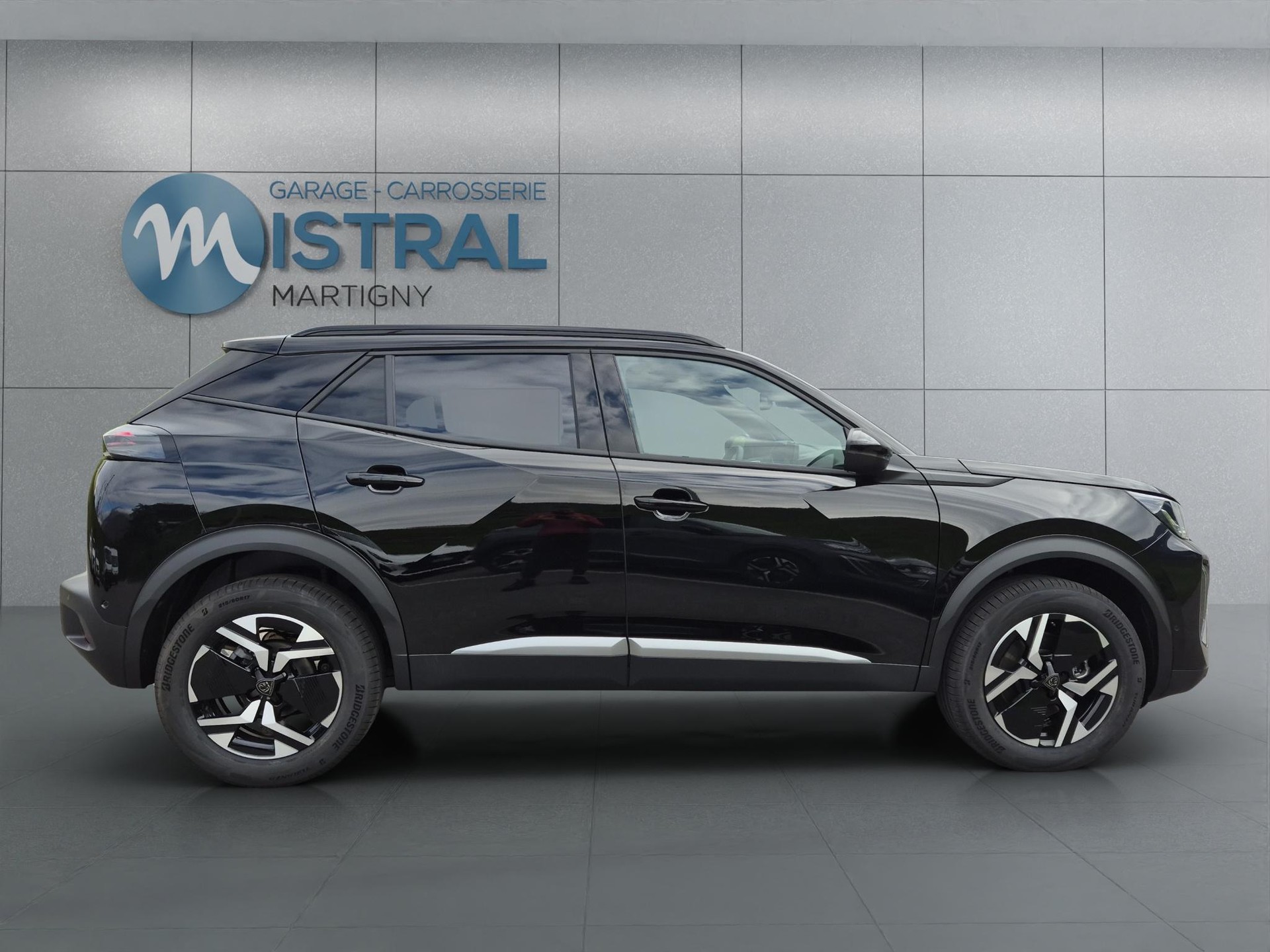 PEUGEOT 2008 1.2 Hybrid Allure Premium-image-5