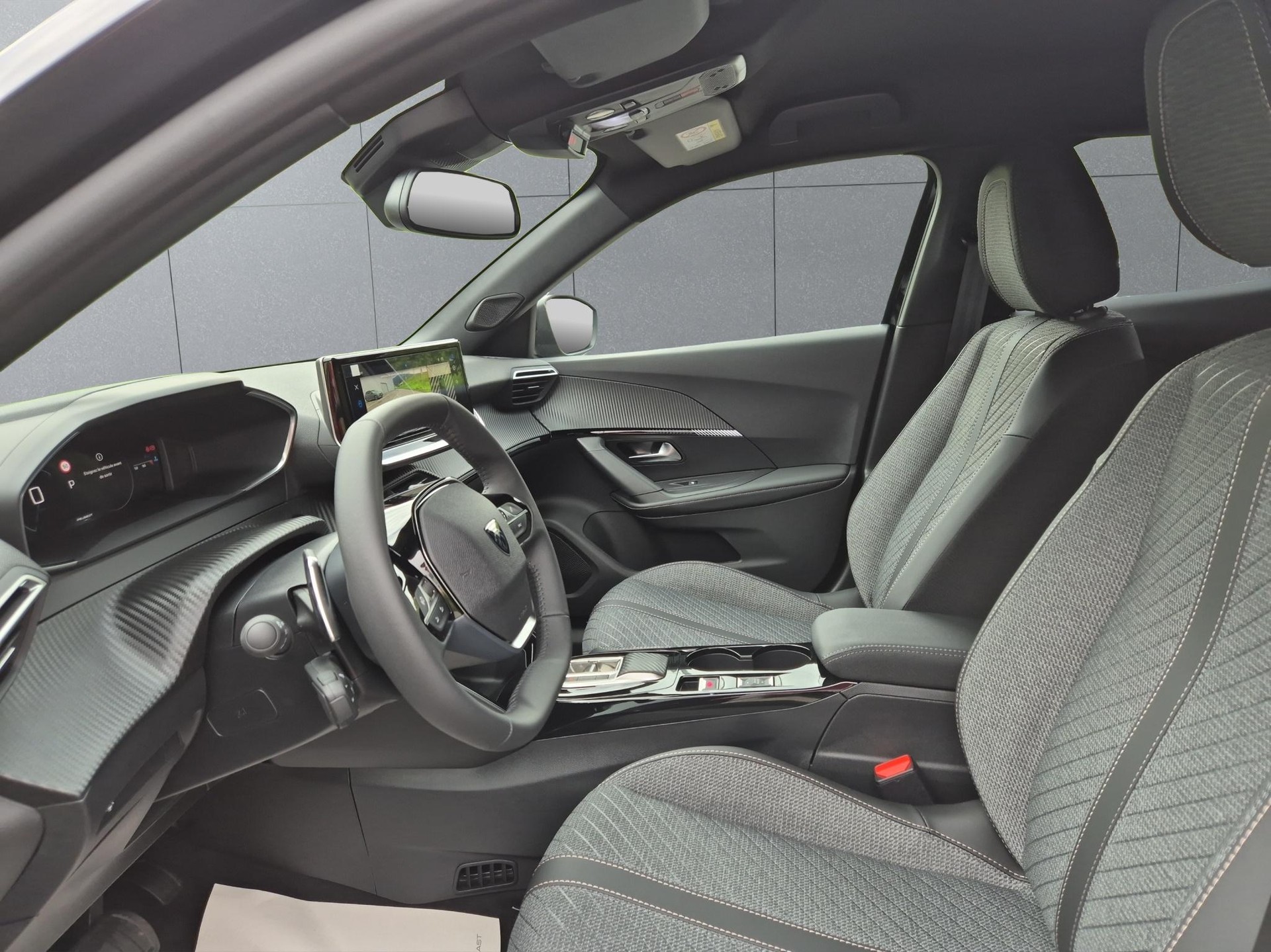 PEUGEOT 2008 1.2 Hybrid Allure Premium-image-8