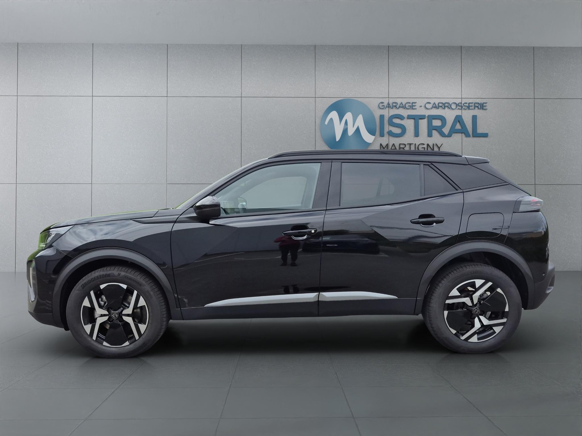 PEUGEOT 2008 1.2 Hybrid Allure Premium-image-1