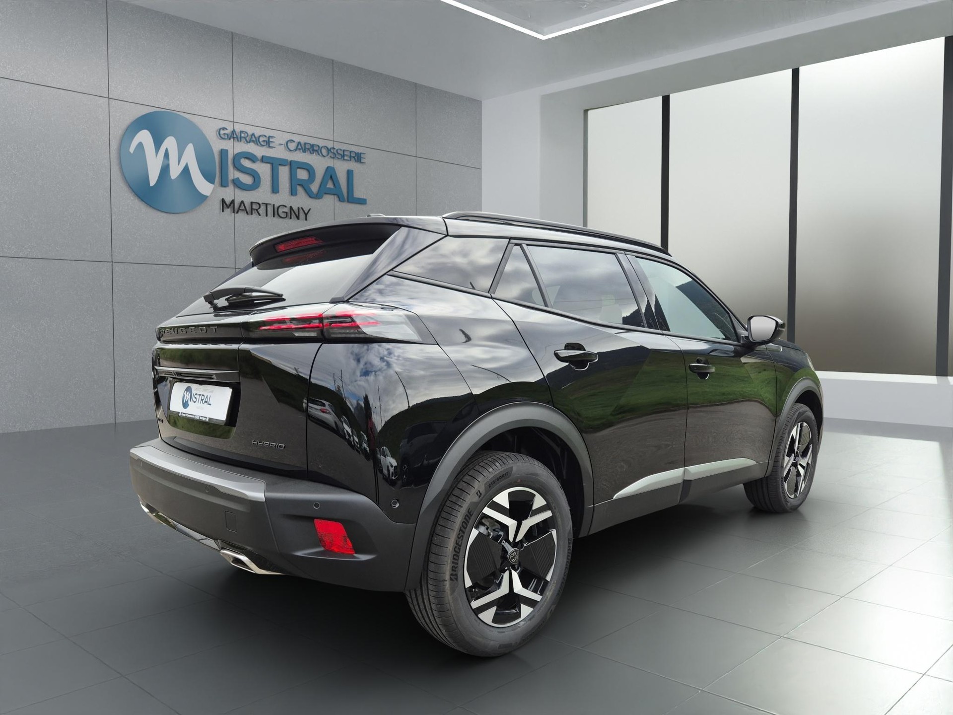 PEUGEOT 2008 1.2 Hybrid Allure Premium-image-4