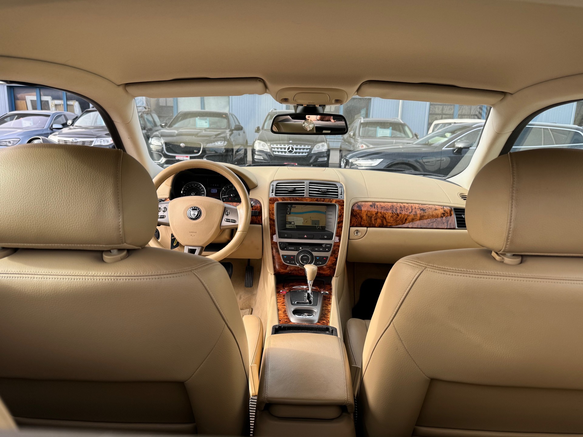 JAGUAR XK 4.2 V8 Automatic-image-10