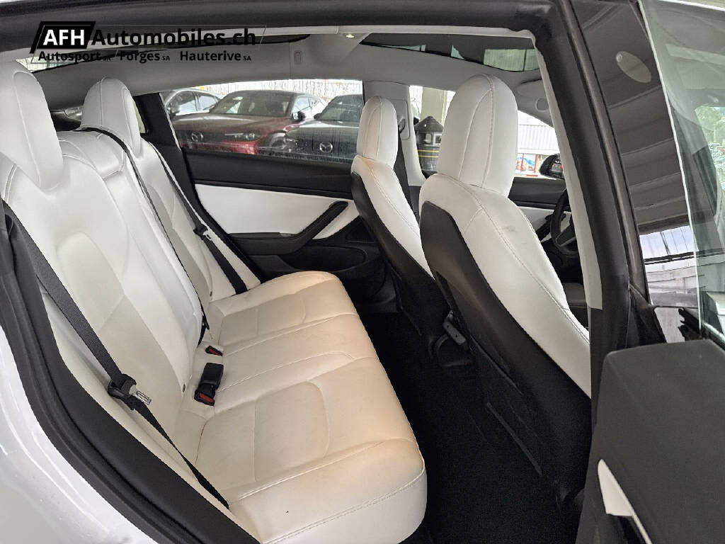 TESLA Model 3 Long Range D-image-15