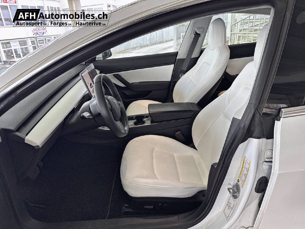 TESLA Model 3 Long Range D-image-13