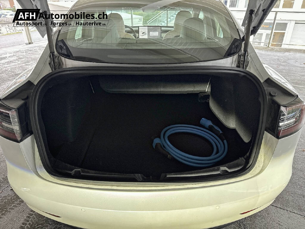TESLA Model 3 Long Range D-image-9