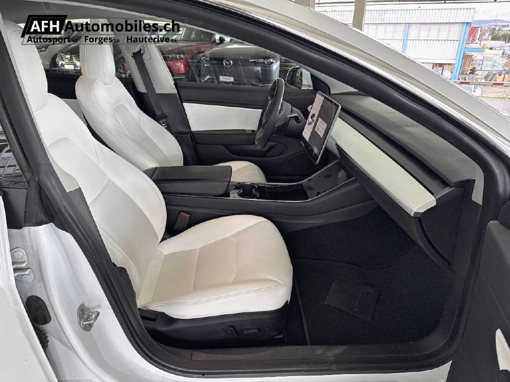 TESLA Model 3 Long Range D-image-8