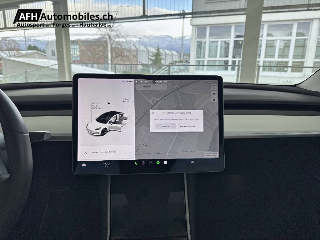 TESLA Model 3 Long Range D-image-11
