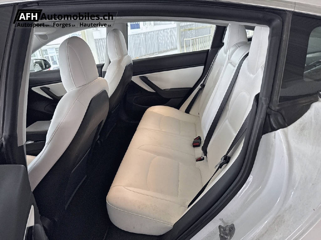 TESLA Model 3 Long Range D-image-14