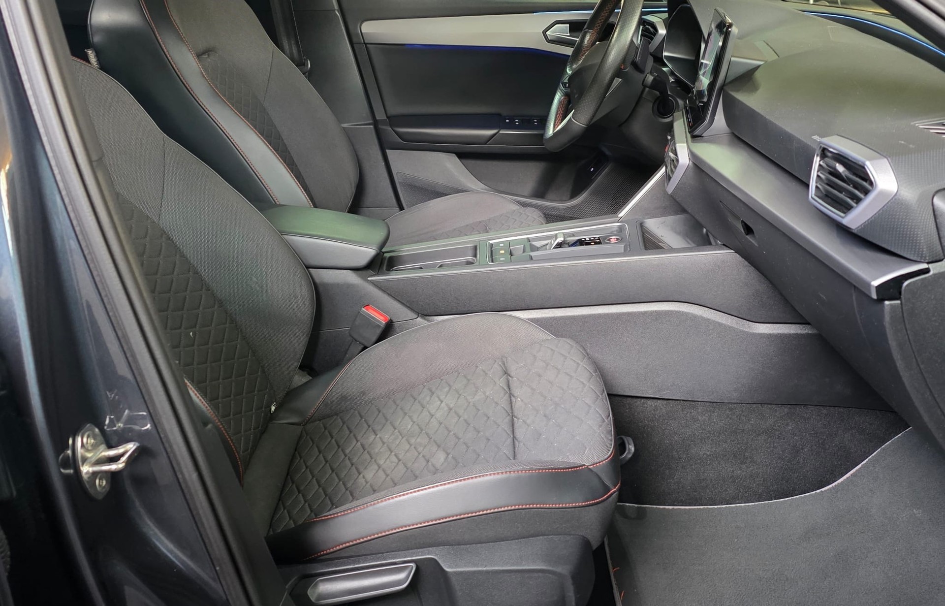 SEAT Leon ST 1.4 eHybrid pHEV DSG Hola FR *CH-Fahrzeug*-image-10
