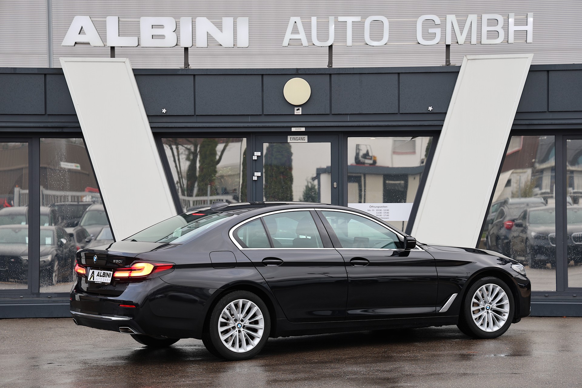 BMW 530i xDrive 48V Luxury Line Steptronic-image-3